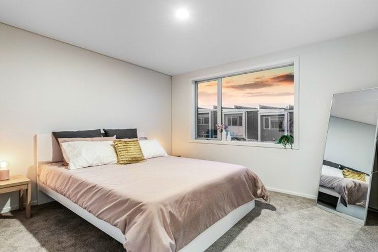 Photo of property in 7 Folkes Lane, New Lynn, Auckland, 0600