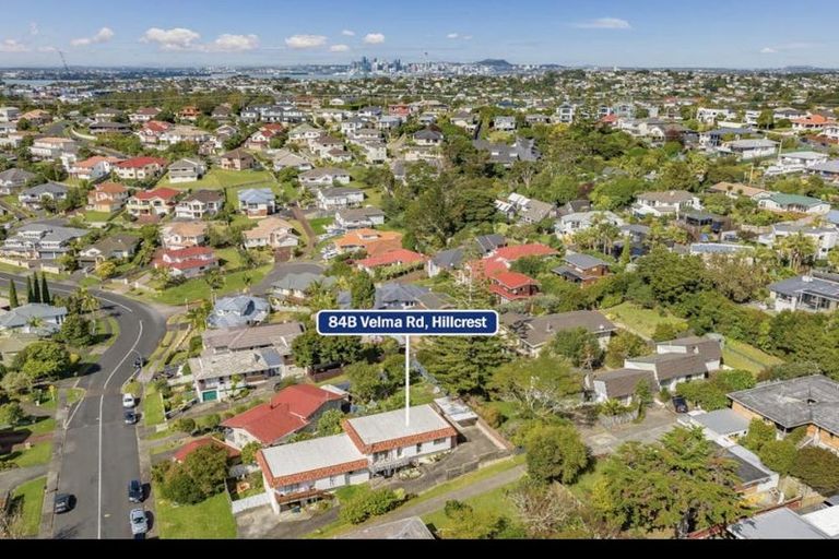 Photo of property in 2/84 Velma Road, Hillcrest, Auckland, 0627