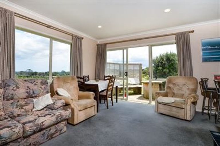 Photo of property in 265b Old North Road, Kumeu, 0892