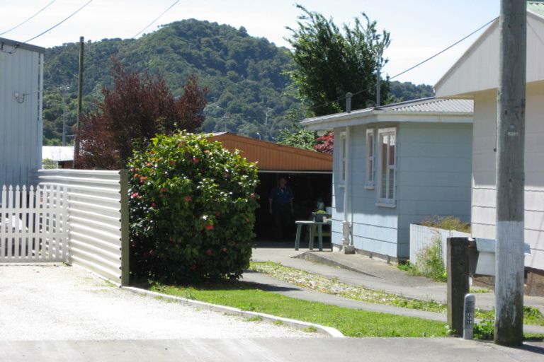 Photo of property in 67b Broadway, Picton, 7220