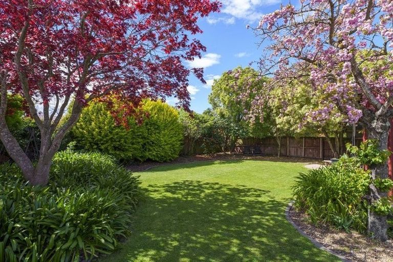 Photo of property in 100 Teesdale Street, Burnside, Christchurch, 8053