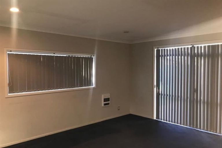 Photo of property in 20 Riverwood Boulevard, Redwood, Christchurch, 8051
