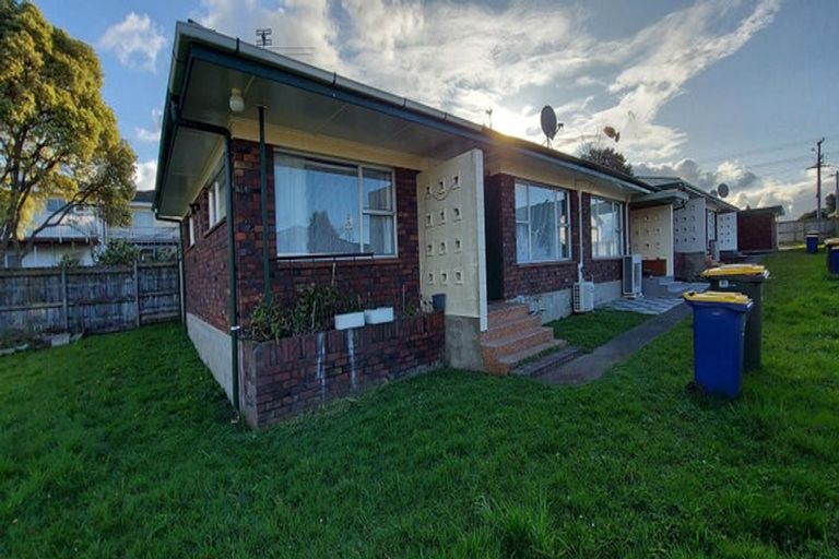 Photo of property in 4/96 Titirangi Road, New Lynn, Auckland, 0600