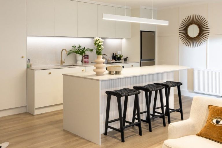 Photo of property in Hamilton Flats, 1/9 Hawker Street, Mount Victoria, Wellington, 6011