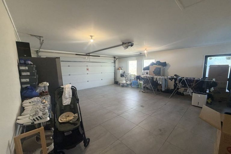 Photo of property in 6 Mohill Place, East Tamaki Heights, Auckland, 2016
