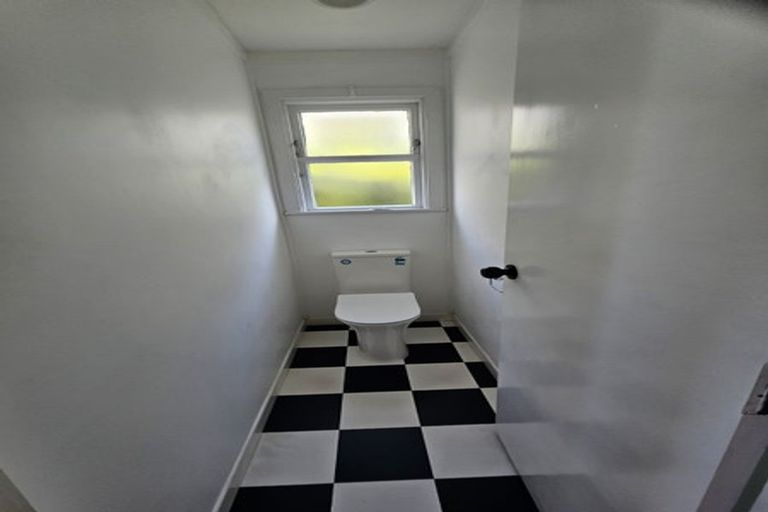 Photo of property in 2a Rewa Street, New Lynn, Auckland, 0600