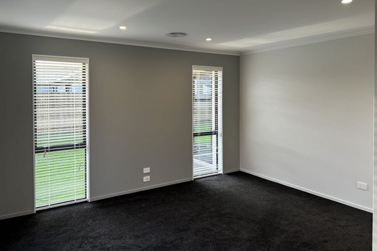 Photo of property in 4 Crosado Place, Rolleston, 7614