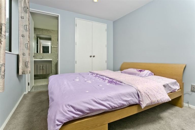 Photo of property in 11a Ludlow Terrace, Totara Vale, Auckland, 0627