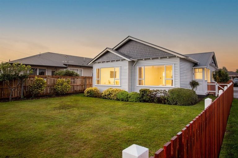Photo of property in 37 Somerfield Street, Somerfield, Christchurch, 8024