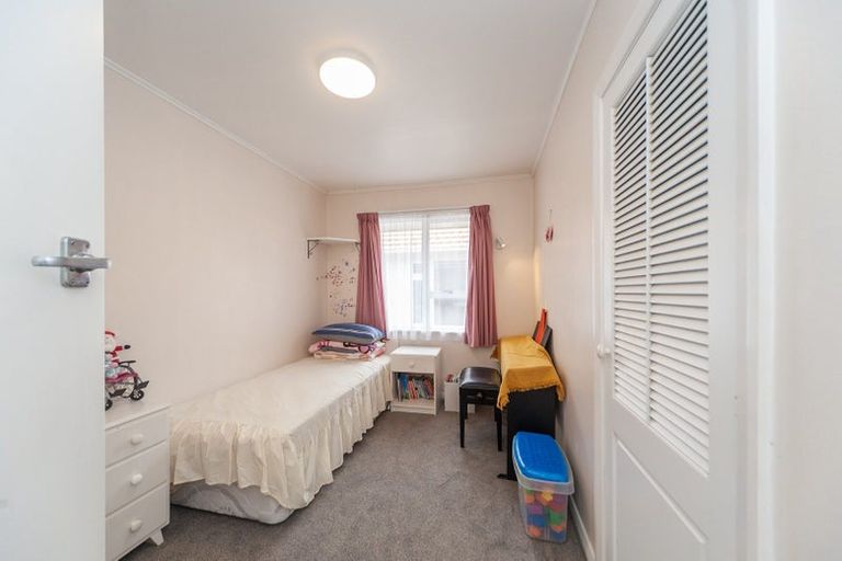 Photo of property in 48 Tarawera Road, Johnsonville, Wellington, 6037