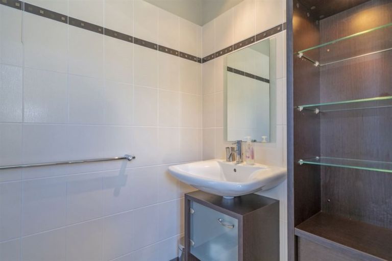 Photo of property in 22 Wells Place, Whitianga, 3510