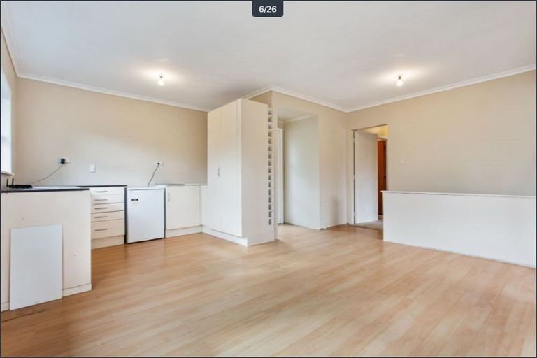 Photo of property in 13 Emirau Place, Glenfield, Auckland, 0629