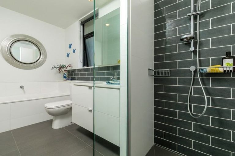 Photo of property in 15 Cochrane Road, Hobsonville, Auckland, 0616