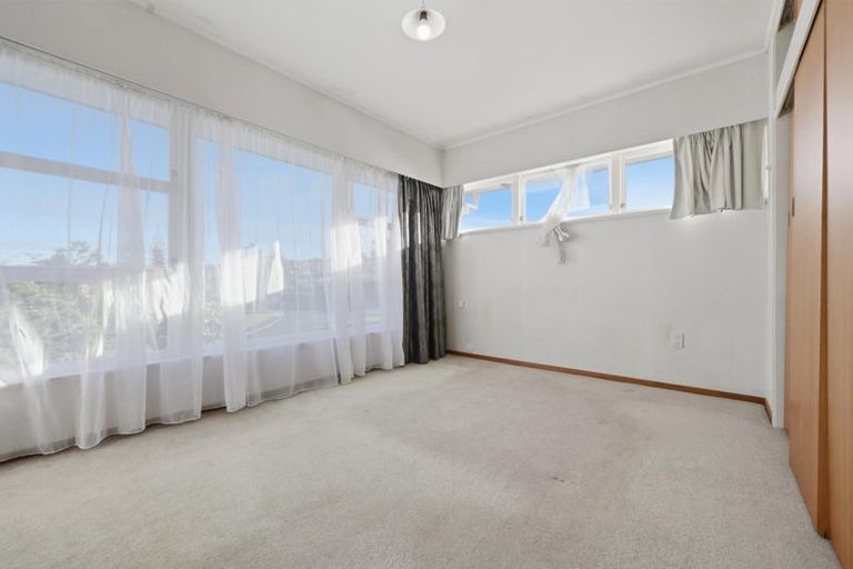 Photo of property in 16 Highlight Parade, Te Atatu South, Auckland, 0610