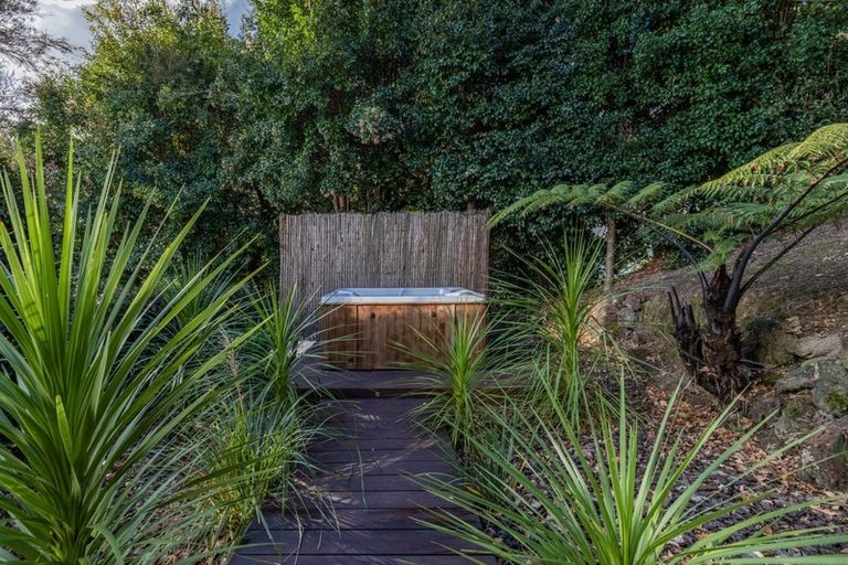 Photo of property in 6 Puketiro Place, Paihia, 0200