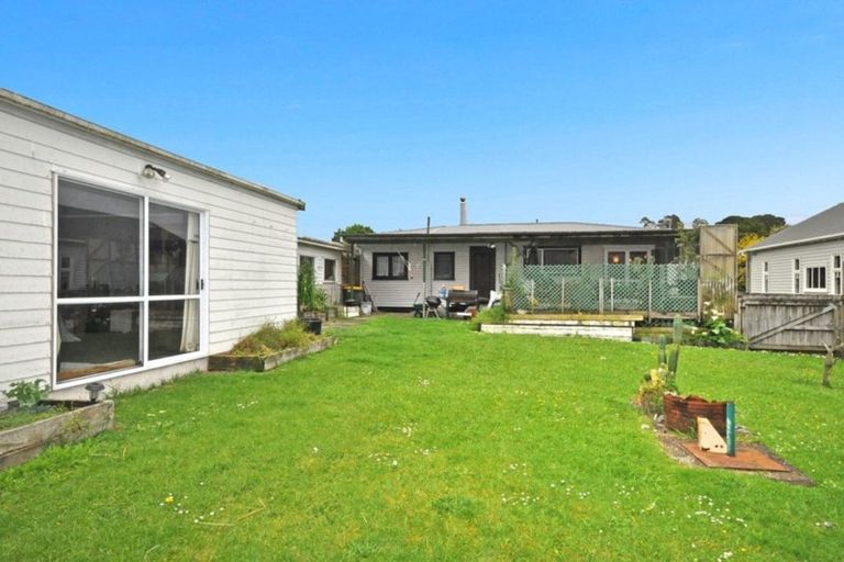 Photo of property in 35 Township Road, Waitakere, Auckland, 0816