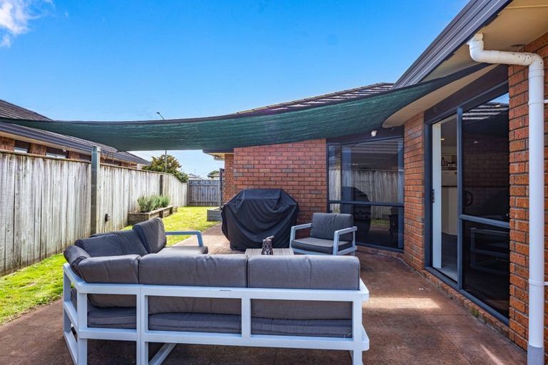 Photo of property in 96 Guildford Drive, Paraparaumu Beach, Paraparaumu, 5032