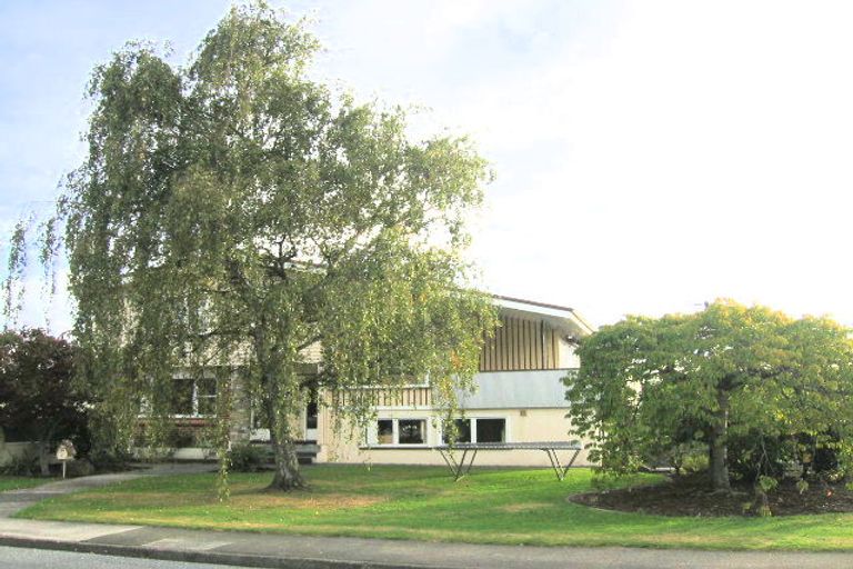 Photo of property in 2 Cruickshank Road, Clouston Park, Upper Hutt, 5018