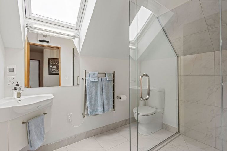 Photo of property in 2/3 Creyke Road, Ilam, Christchurch, 8041