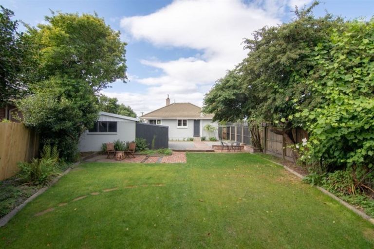 Photo of property in 1 Dalton Place, Burnside, Christchurch, 8053