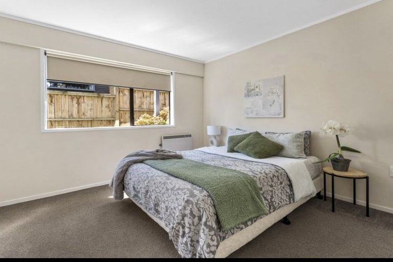 Photo of property in 37 Pigeon Mountain Road, Half Moon Bay, Auckland, 2012