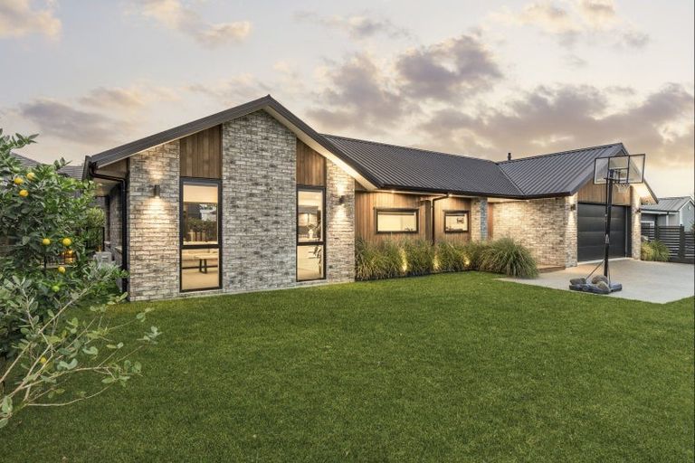 Photo of property in 17 Riverpoint Glade, Flagstaff, Hamilton, 3210