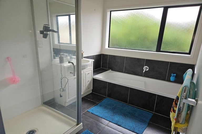 Photo of property in 9 Wairua Place, Pukekohe, 2120