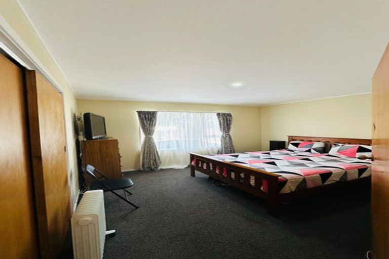 Photo of property in 1 Randwick Crescent, Moera, Lower Hutt, 5010