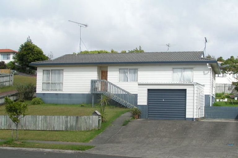 Photo of property in 16 Broadfield Street, Massey, Auckland, 0614