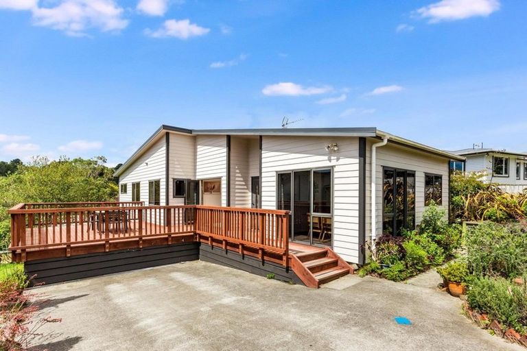 Photo of property in 9 Beauzami Crescent, Ascot Park, Porirua, 5024