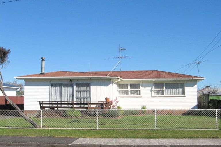 Photo of property in 68 Cargill Street, Papakura, 2110