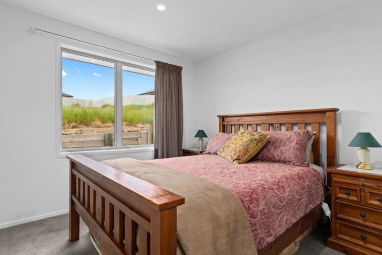 Photo of property in 4 Madeleine Place, Omokoroa, 3114