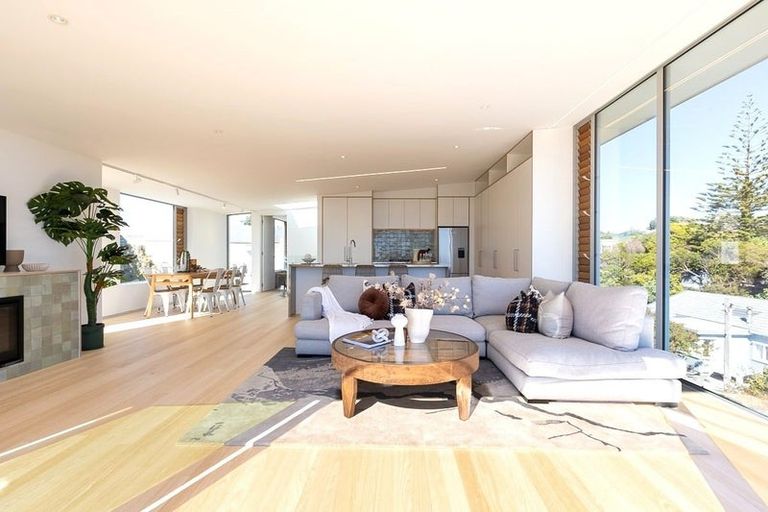 Photo of property in 20a Queens Road, Waikanae Beach, Waikanae, 5036