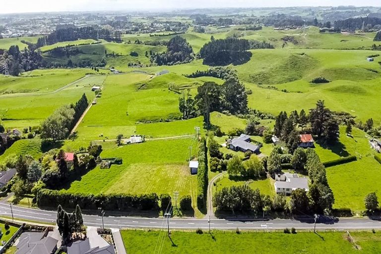Photo of property in 481 Carrington Road, Hurworth, New Plymouth, 4371