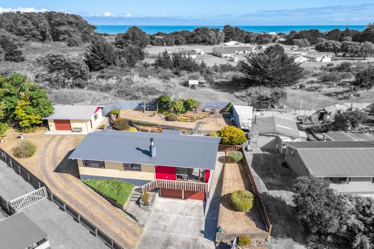 Photo of property in 33 Mountainview Terrace, Otaki Beach, Otaki, 5512