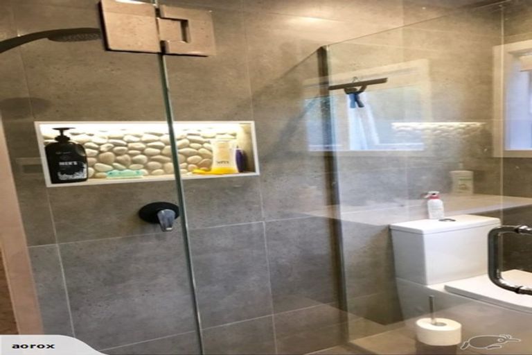 Photo of property in 6 Kiwi Esplanade, Mangere Bridge, Auckland, 2022