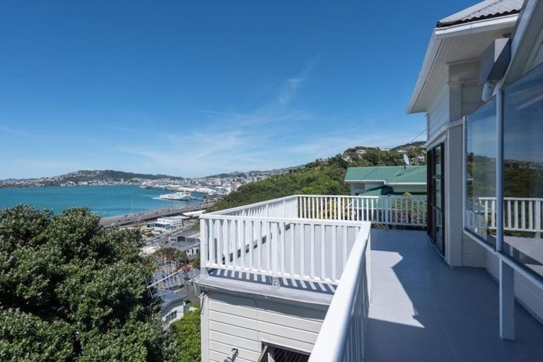 Photo of property in 31 Winchester Street, Kaiwharawhara, Wellington, 6035