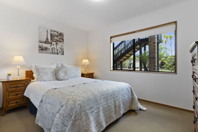 Photo of property in 54 Marina View Drive, West Harbour, Auckland, 0618