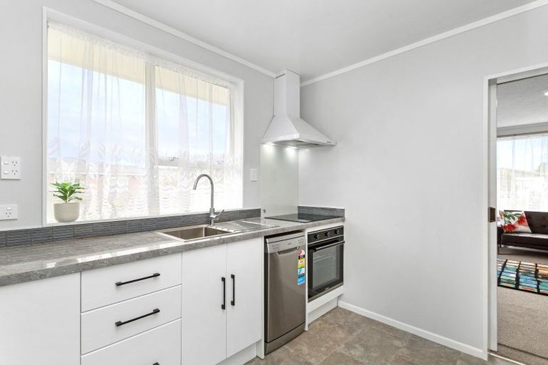 Photo of property in 102 Pasadena Crescent, Totara Park, Upper Hutt, 5018