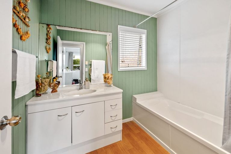 Photo of property in 29 Brigitte View, Snells Beach, 0920