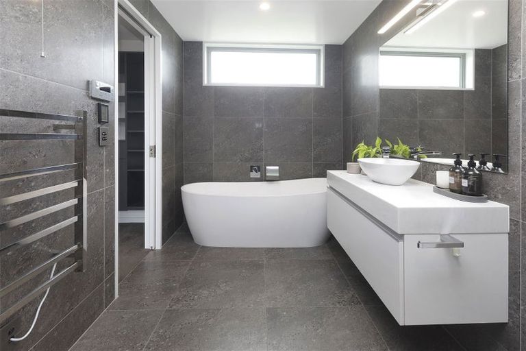 Photo of property in 176 Idris Road, Strowan, Christchurch, 8052