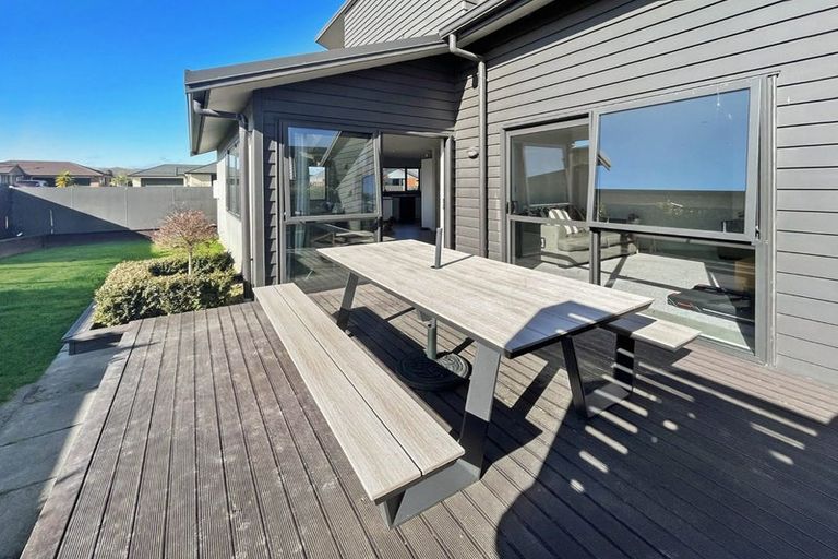 Photo of property in 33 Rosalie Terrace, Kelvin Grove, Palmerston North, 4414