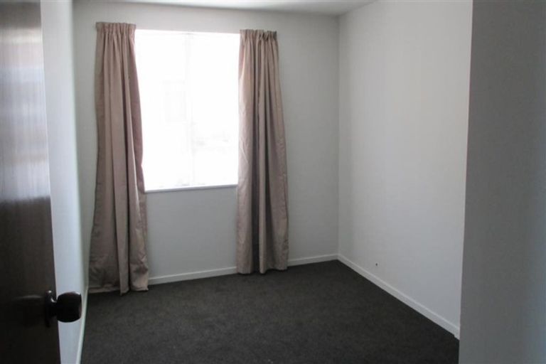 Photo of property in 1/90 Queenspark Drive, Parklands, Christchurch, 8083
