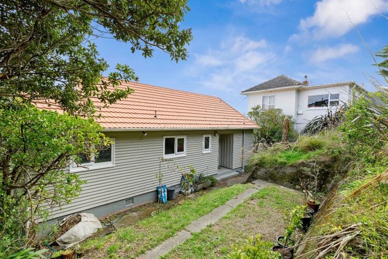 Photo of property in 14 Elphinstone Avenue, Strathmore Park, Wellington, 6022