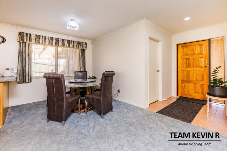 Photo of property in 12 Carisbrook Crescent, Papakura, 2110