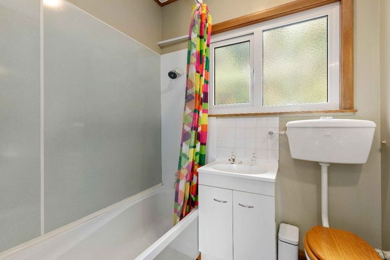 Photo of property in 14 Elphinstone Avenue, Strathmore Park, Wellington, 6022