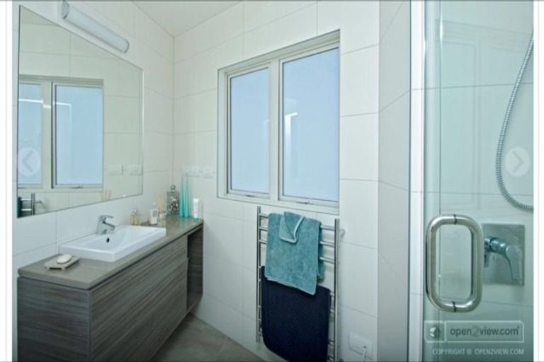 Photo of property in 2/154 Marine Parade, Mount Maunganui, 3116