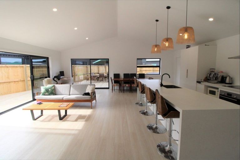 Photo of property in 121 Mahoe Place, Matarangi, Whitianga, 3592