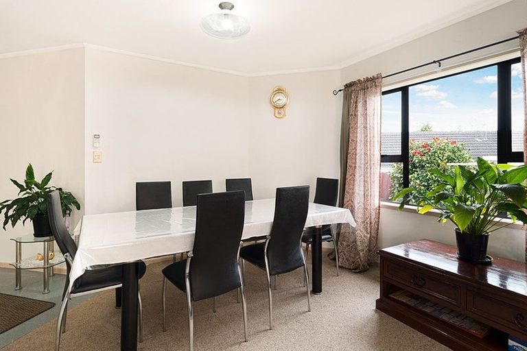 Photo of property in 12 Palmer Avenue, Glen Eden, Auckland, 0602