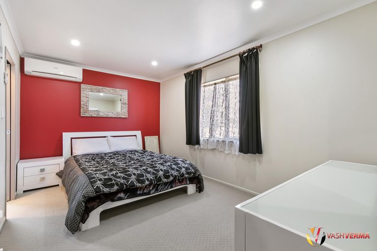 Photo of property in 10a Evans Road, Weymouth, Auckland, 2103